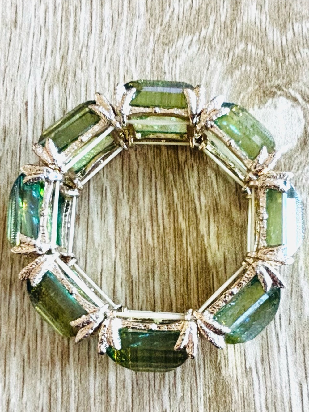 Green Tsavorite Crystal bracelet with gold Filagree accent - Picture 4 of 4